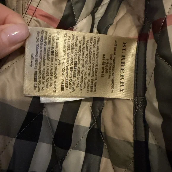 Burberry Black Finsbridge Quilted Trench Coat - Picture 6 of 6